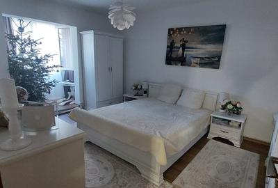 Apartament cu 4 camere decomandat, mobilat în 1 Mai