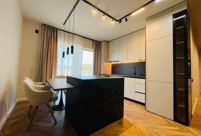 Apartament cu 3 camere semidecomandat, mobilat în Florești