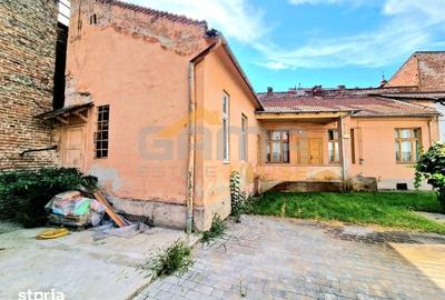 Apartament cu 3 camere semidecomandat în Central - 1