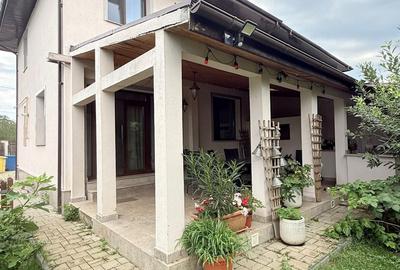 Casă cu 4 camere cu Teren 410 Mp în Central - 1