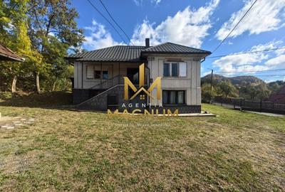 Casă individuală cu 4 camere cu Teren 1143 Mp în Dănești