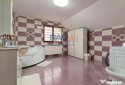 Casă cu 4 camere cu Teren 1366 Mp în Central