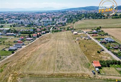Teren de 5300 mp, în Central
