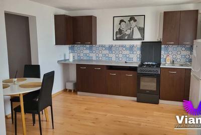 Apartament cu 2 camere semidecomandat, mobilat în Central