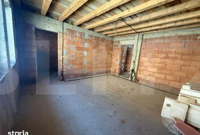 Casă cu 4 camere cu Teren 1057 Mp în Central - 1