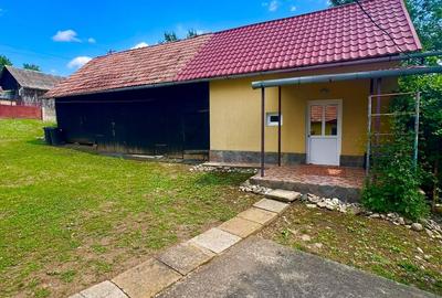 Casă cu 3 camere cu Teren 2200 Mp în Geaca