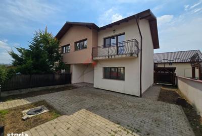 Casă cu 4 camere cu Teren 250 Mp în Lunca Cetățuii