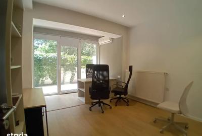 Apartament cu 4 camere în Victoriei