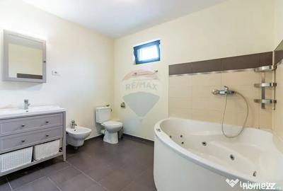 Casă cu 5 camere cu Teren 507 Mp în Central