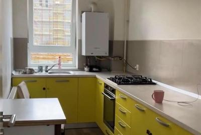 Apartament cu 2 camere decomandat, mobilat în Tractorul
