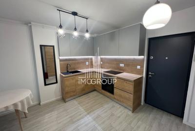 Apartament cu 3 camere decomandat, mobilat în Central