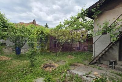 Casă cu 2 camere în Central