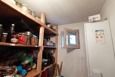 Casă cu 3 camere decomandat în Mislea - 1