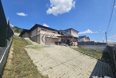 Casă cu 4 camere cu Teren 798 Mp în Apahida