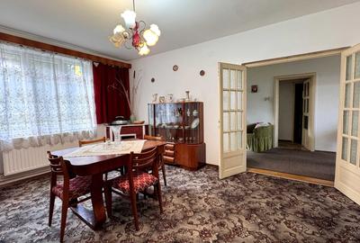 Casă cu 4 camere cu Teren 300 Mp în Central - 1