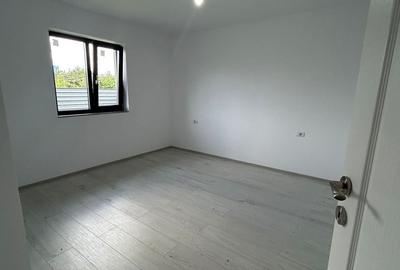 Casă cu 4 camere cu Teren 700 Mp în Central