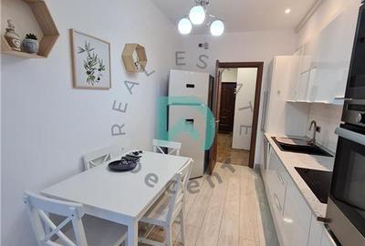 Apartament cu 2 camere decomandat, mobilat în Tractorul