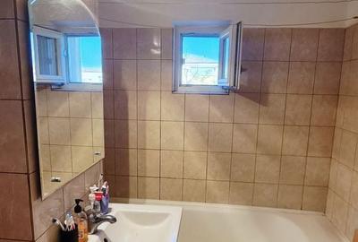 Apartament cu 3 camere decomandat în Sărari - 5