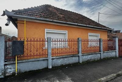 Casă cu 4 camere cu Canalizare în Eminescu - 2