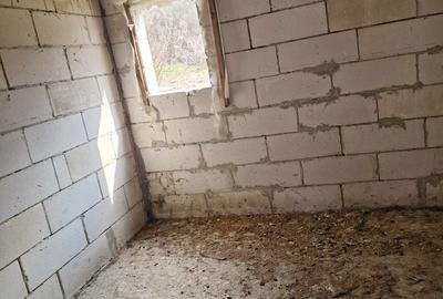 Casă cu 10 camere cu Teren 2200 Mp în Dragomirești - 1