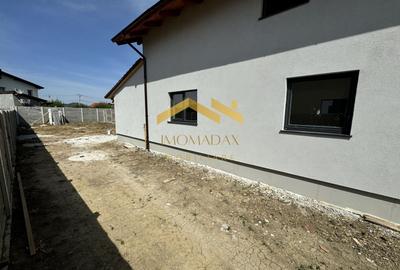 Duplex cu 4 camere cu Canalizare în Bucovăț (Remetea Mare) - 2