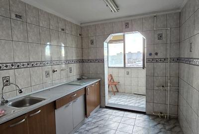 Apartament cu 3 camere semidecomandat în Fizicienilor - 3