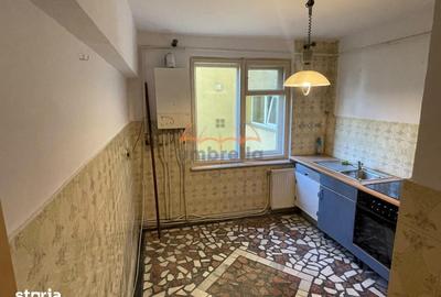 Apartament cu 5 camere în Progresul