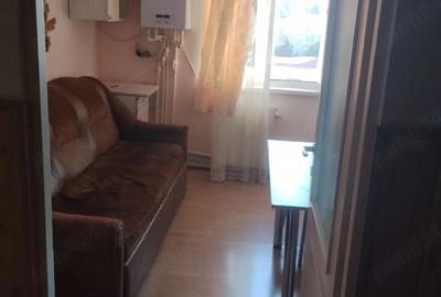 Apartament cu 2 camere decomandat în 22 Decembrie
