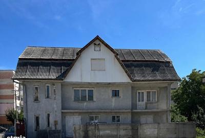 Casă cu 4 camere în Central