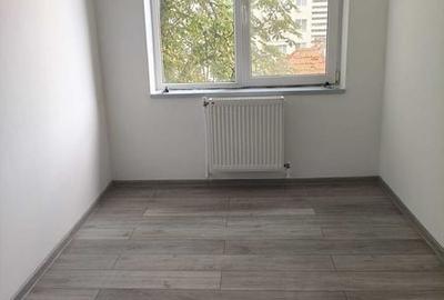Apartament cu 3 camere semidecomandat în Central - 4