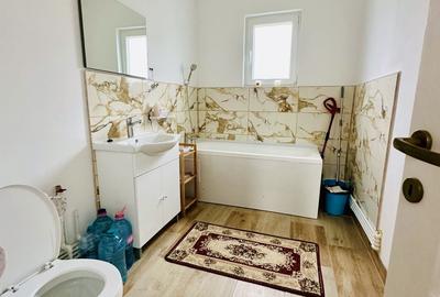 Casă cu 6 camere cu Teren 717 Mp în Holboca
