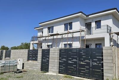 Duplex cu 5 camere cu Teren 365 Mp în Moșnița Veche