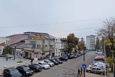 Casă individuală cu 6 camere cu Canalizare în Central - 2