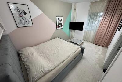 Apartament cu 3 camere decomandat în Faleza Nord