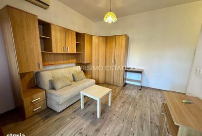 Garsonieră decomandată în Central