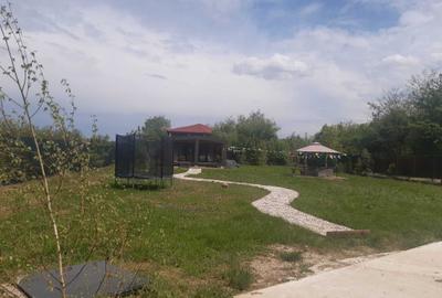 Casă cu 2 camere în Central