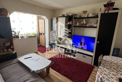 Apartament cu 3 camere decomandat în Exterior Vest
