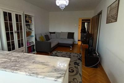 Apartament decomandat în Drumul Taberei
