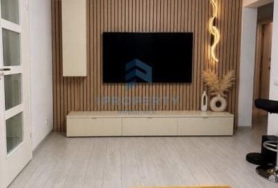 Apartament cu 3 camere semidecomandat în Timpuri Noi