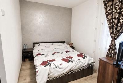 Apartament cu 2 camere semidecomandat în Craiovița Nouă