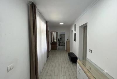 Casă cu 5 camere cu Teren 432 Mp în Plopi