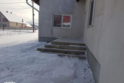 Casă cu 4 camere în Vicovu de Sus - 16