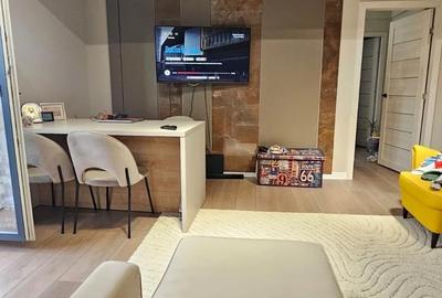 Apartament cu 3 camere semidecomandat în Cug