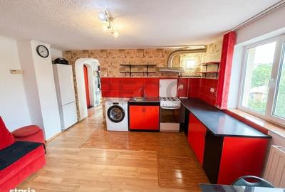 Casă cu 3 camere în Sântandrei