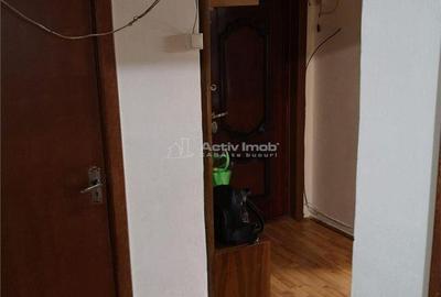 Apartament cu 2 camere decomandat în Rovine