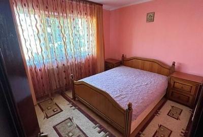 Apartament cu 3 camere decomandat în George Enescu