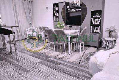 Apartament cu 3 camere decomandat, mobilat în Central