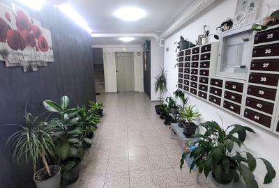 Apartament cu 3 camere decomandat în Berceni