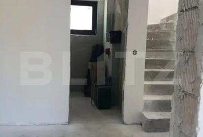 Casă cu 4 camere cu Teren 750 Mp în Central