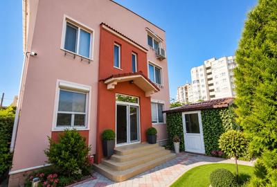 Casă individuală cu 4 camere cu Teren 250 Mp în Faleza Nord - 1